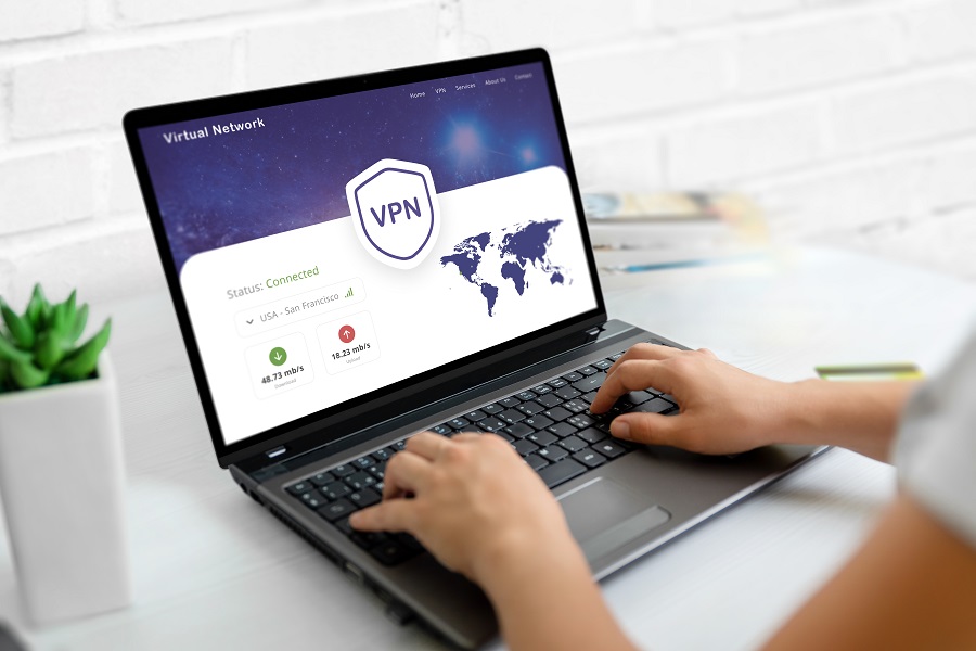 VPN'ler Sans&uuml;r&uuml; ve Coğrafi Kısıtlamaları Aşmaya Nasıl Yardımcı Olur?